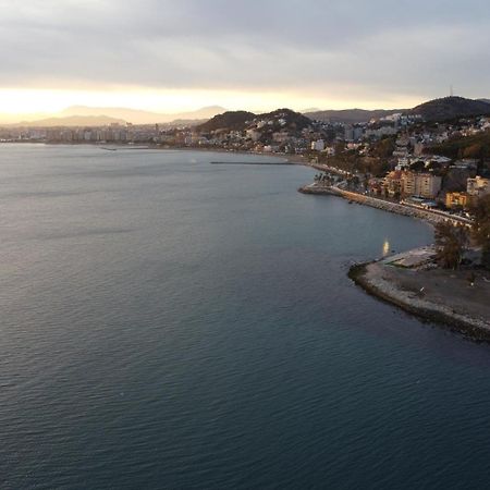 Penthouse Puerta De Pedregalejo Apartman Málaga Kültér fotó