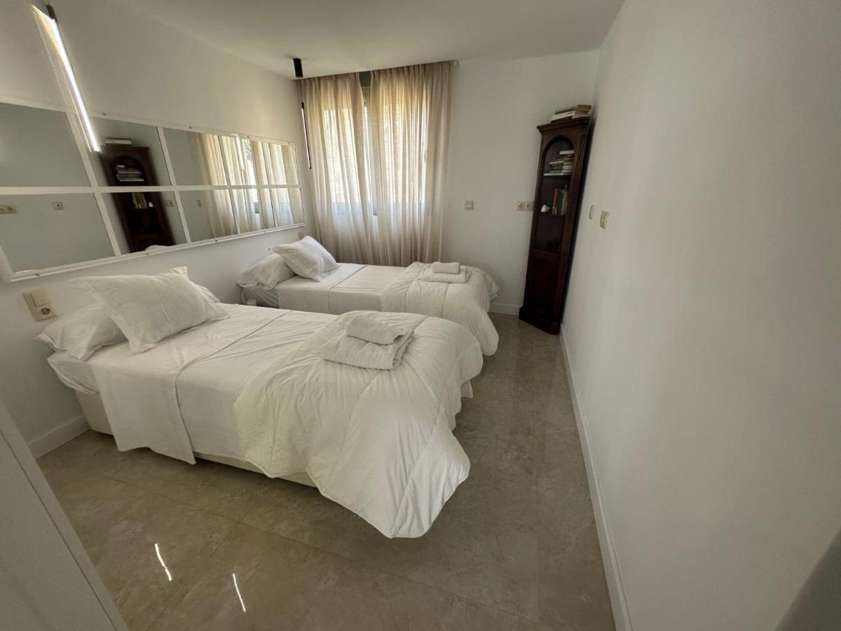 Penthouse Puerta De Pedregalejo Apartman Málaga Kültér fotó